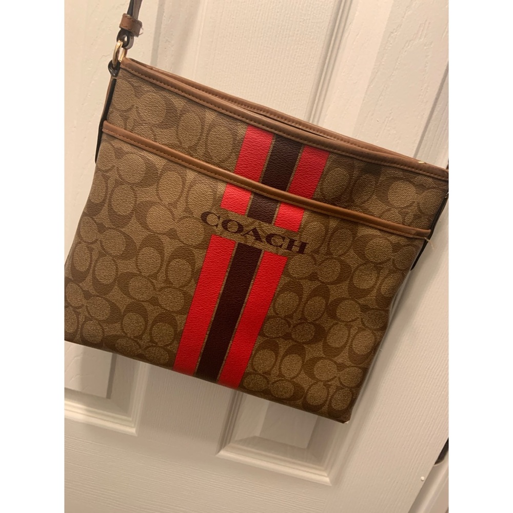 🆕 Coach Crossbody Purse!